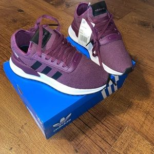 Adidas shoes size 6.5